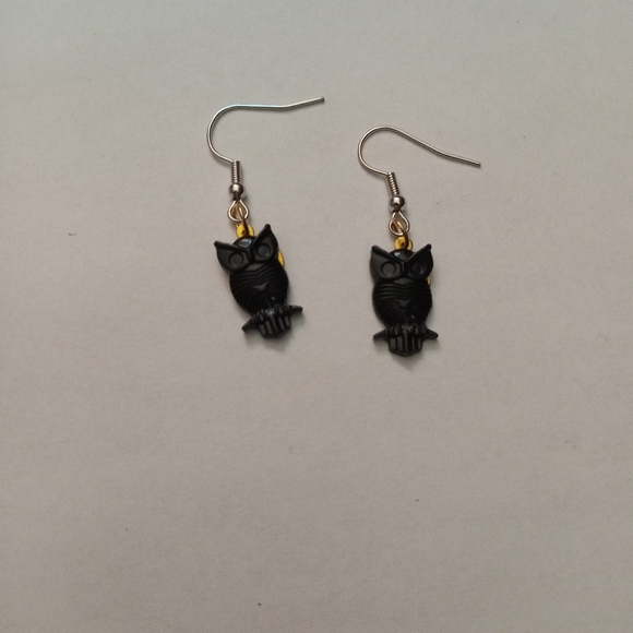 New perching owl metallic earrings hand crafted matte black - Picture 2 of 4